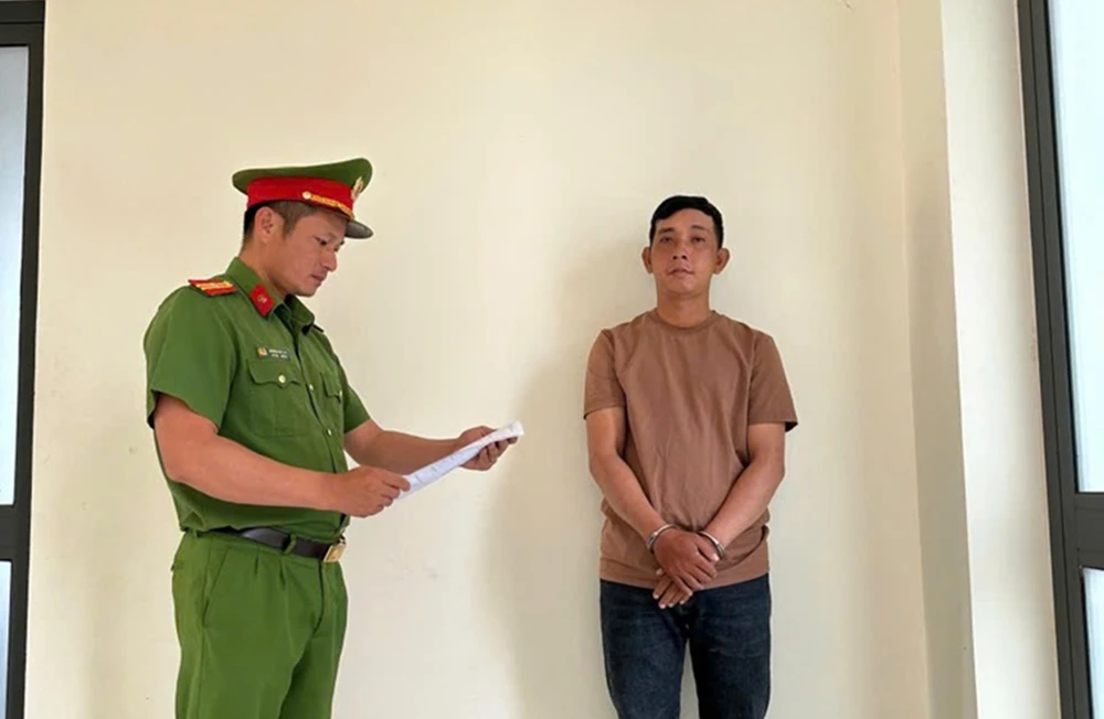 cựu nhân viên ngân hàng