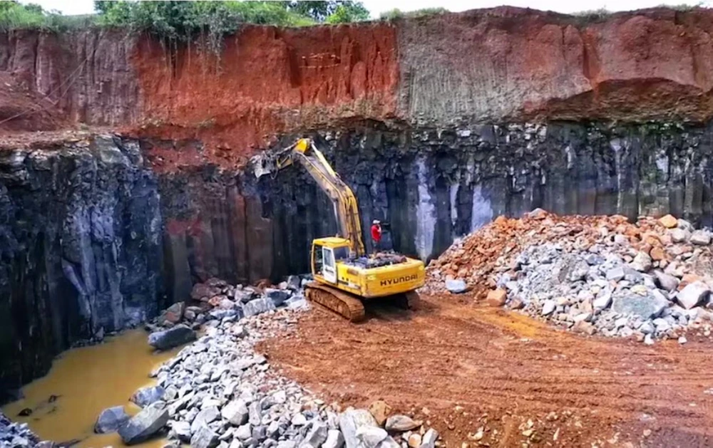 khai thác khoáng sản trái phép