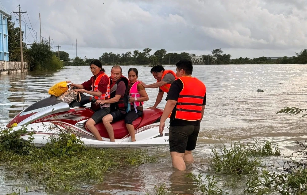 chien-binh-jetski (1).jpg