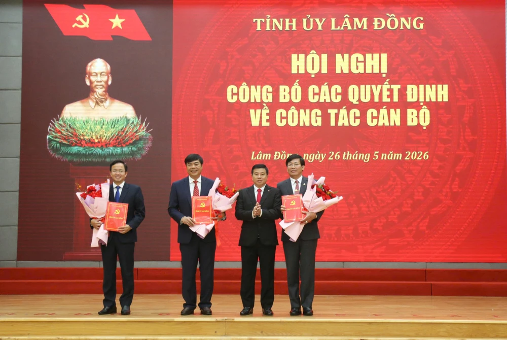 bổ nhiệm cán bộ lãnh đạo