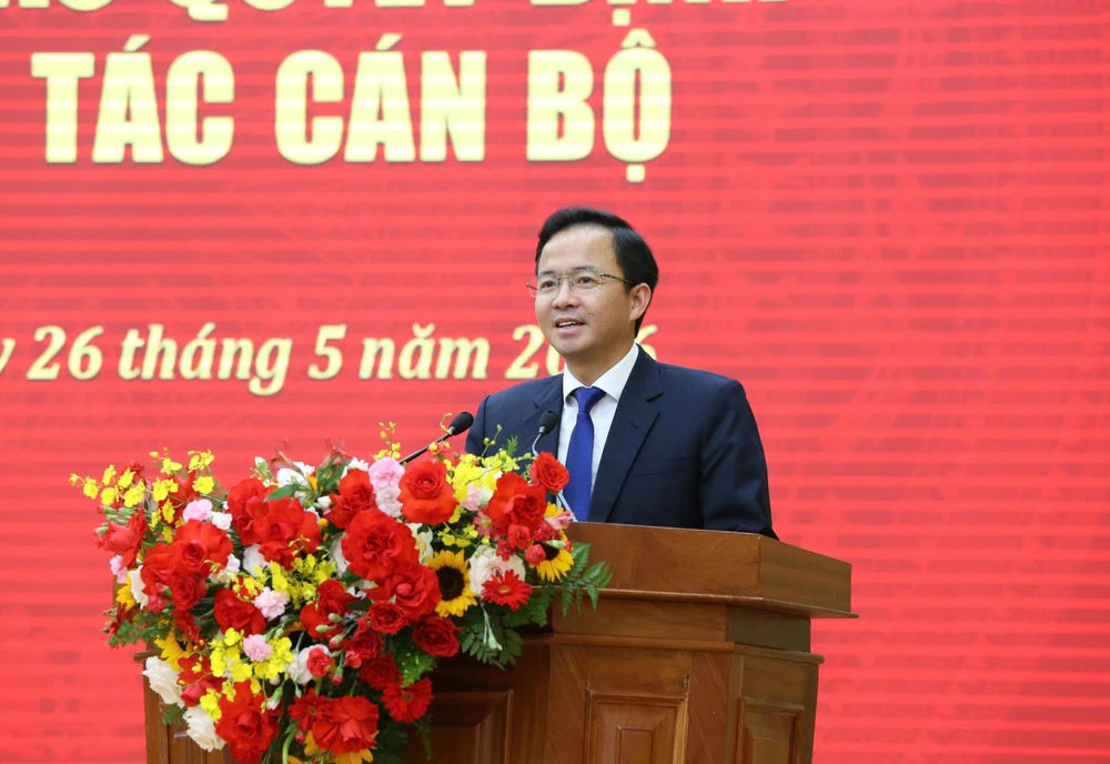 bo-nhiem-can-bo-lanh-dao (3).jpg