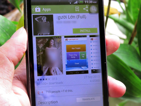 Các ứng dụng lừa đảo, rút tiền qua SMS thường núp bóng nội dung "người lớn" với hình ảnh đại diện gợi cảm, kích thích. Các ứng dụng lừa đảo, rút tiền qua SMS thường núp bóng nội dung "người lớn" với hình ảnh đại diện gợi cảm, kích thích.