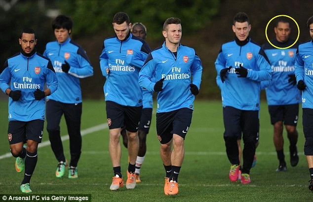 Gilberto Silva trở lại Arsenal xin tập nhờ ảnh 1