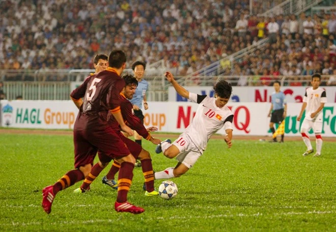 Hàng thủ Roma vô hiệu hóa Công Phượng như thế nào? ảnh 6