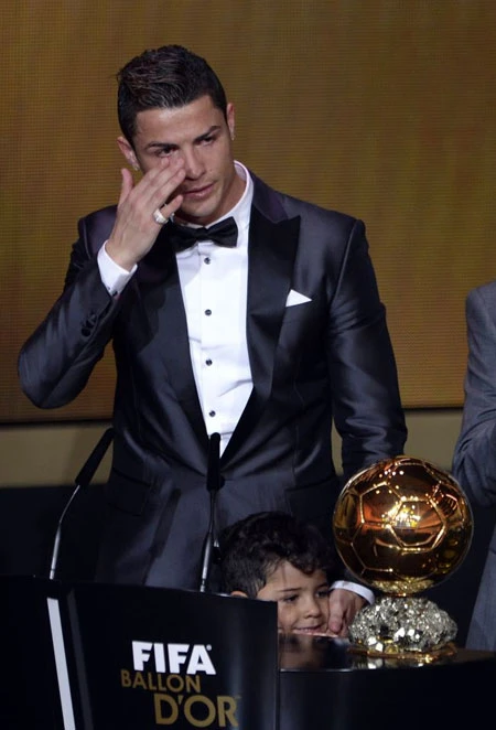 Những giọt nước mắt hạnh phúc của C.Ronaldo