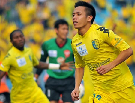 Cầu thủ Hà Nội T&T chỉ mong kịp đón giao thừa cùng gia đình