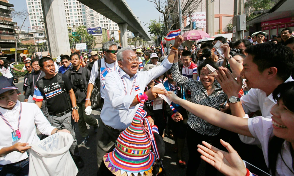 Chiến dịch đóng cửa Bangkok: Đảng cầm quyền phản pháo ảnh 1