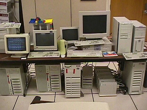 Những hệ thống đầu tiên giúp Google phát triển thuật toán xếp hạng website PageRank.