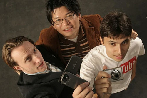 Chad Hurley, Steve Chen và Jawed Karim cho ra đời YouTube năm 2005.