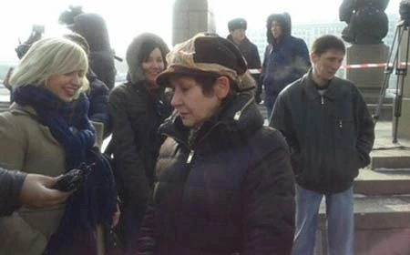 đồ lót ren, Nga, biểu tình