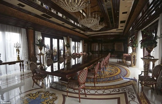 Phát hiện bộ sưu tập siêu xe của con trai ông Yanukovych