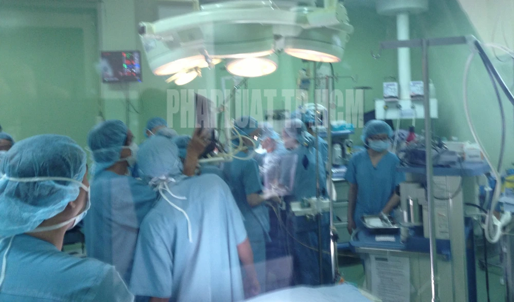 Tách thành công hai bé dính nhau ảnh 12