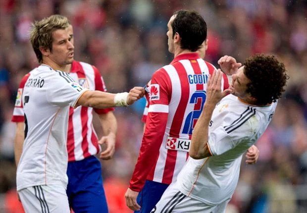 Real Madrid, Atletico đấu đá chan chát sau tử chiến ảnh 1