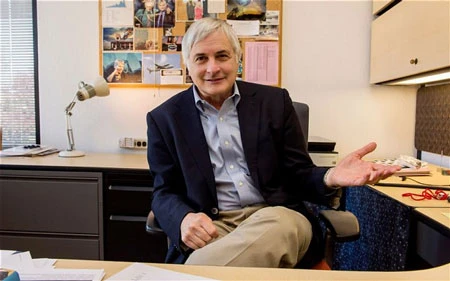 Seth Shostak, nhà thiên <a href='https://plo.vn/van-hoa/' title='văn học'>văn học</a> cao cấp đến từ Viện Tìm kiếm trí thông minh ngoài trái đất SETI