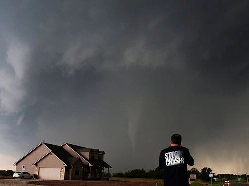 Một lốc xoáy ở TP South Haven, bang Kasas hồi năm ngoái Ảnh: Reuters
