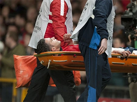 Tiền đạo người Hà Lan đã không thể thi đấu trọn vẹn trận đấu