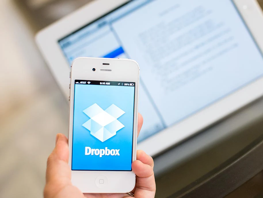 Các dịch vụ lưu trữ đám mây như iCloud, Dropbox và Google Drive là công cụ hữu hiệu để sao lưu ảnh và video từ iPhone. Ảnh: Internet