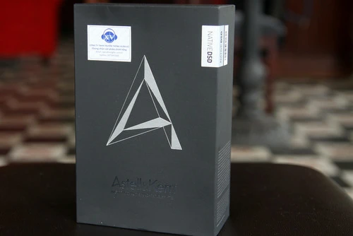 Astell & Kern là dòng máy nghe nhạc (DAP) cao cấp với giá bán lên tới 55 triệu đồng, đắt gấp đôi model tiền nhiệm AK120 và bỏ ra những máy nghe nhạc MP3 phổ thông trên thị trường hiện nay.