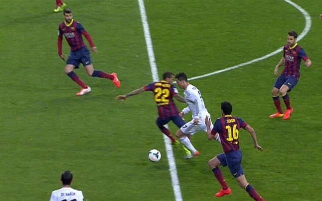 Pique chửi Ronaldo “vừa ăn cướp vừa la làng” ảnh 1