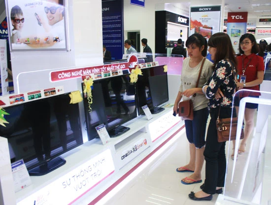 Tivi LCD, LED đời cũ đang giảm giá mạnh ảnh 1
