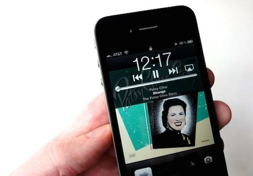 iPhone-lock-screen-music-playb-6395-4023