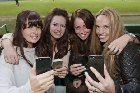 Các thành viên của ban nhạc Celtic cũng tham gia chiến dịch chụp ảnh để “mặt mộc”