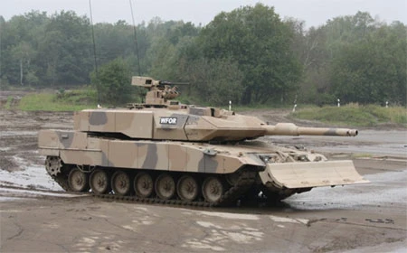 xe tăng, máy bay, tàu sân bay