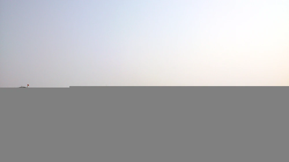 Cứu sống 49 ngư dân bị sóng đánh chìm tàu ảnh 1