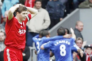 Góc nhìn: Gerrard không thể trách ai cả ảnh 1