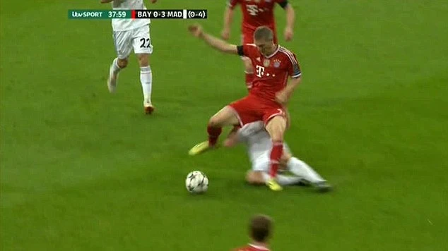 Alonso và 21 cầu thủ mất chung kết Champions League ảnh 1