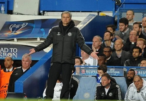 Báo chí Anh thi nhau chỉ trích Mourinho ảnh 1 article-2617143-1D7BFDA9000005-4053-5566