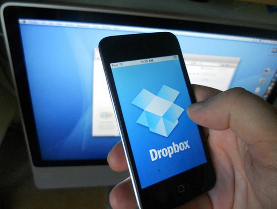 Một trong những cách thuận tiện nhất để chuyển ảnh từ điện thoại sang máy tính là dùng Dropbox. Ảnh: PCWorld