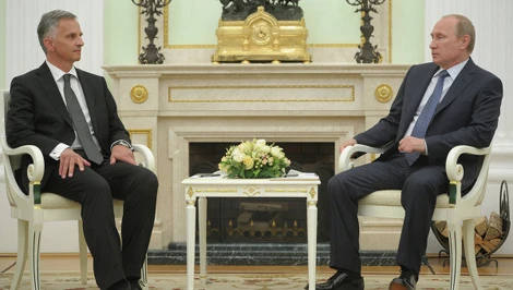 Putin ủng hộ bầu cử tại Ukraine, kêu gọi Kiev chấm dứt chiến dịch quân sự ảnh 1 Tổng thống Nga Putin (phải) và Chủ tịch OSCE Didier Burkhalte trong cuộc gặp ngày 7/5.