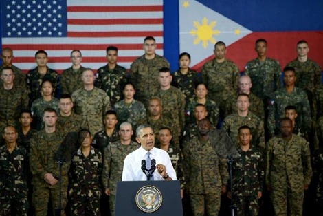 Ông Obama&nbsp;phát biểu trước các binh sĩ Mỹ và Philippines tại Manila ngày 29/4.