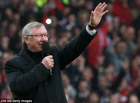 Thế giới thay đổi ra sao trong thời gian Arsenal trắng tay? ảnh 1 Sir Alex đã giành rất nhiều danh hiệu cùng MU và ông đã nghỉ hưu trong thời gian Arsenal trắng tay