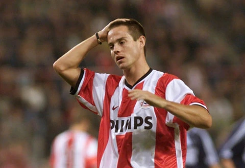 Những lý do đòi ra đi của cầu thủ: Vì sinh nhật, vì xe, vì mẹ, vì vợ và vì... chó ảnh 2