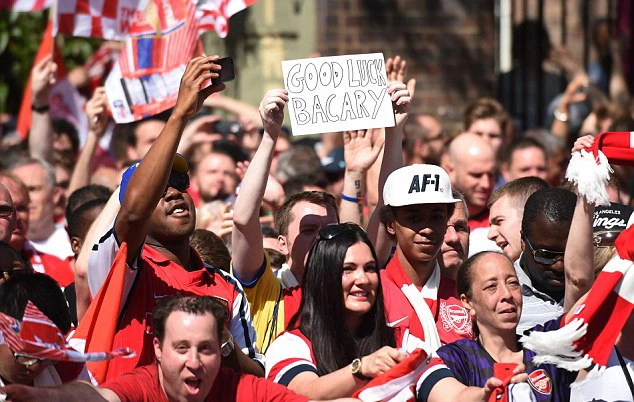 Sagna hoàn tất kiểm tra y tế ở Man City, ký hợp đồng 3 năm ảnh 1