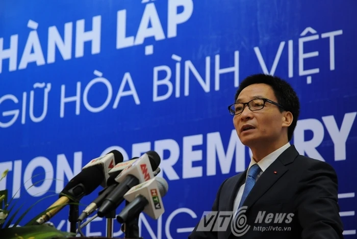 Hai sĩ quan quân đội Việt Nam nhận nhiệm vụ gìn giữ hòa bình quốc tế