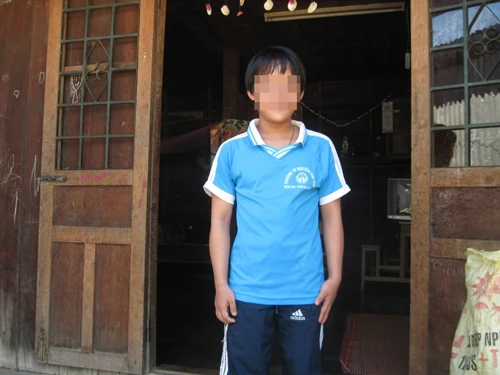 ù khai sinh là nữ nhưng cháu T lại cho rằng mình là con trai