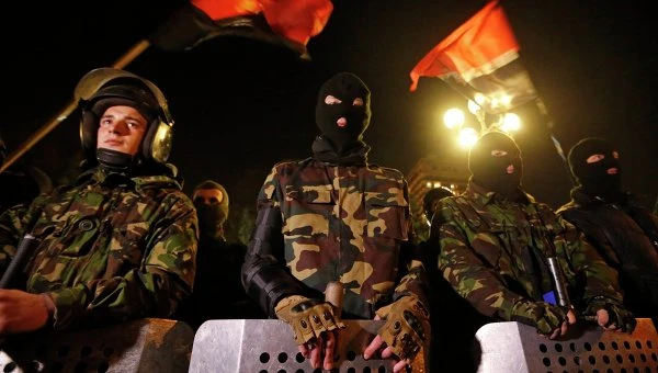 Khu vực cánh hữu, Ukraina, đánh bom, Crưm