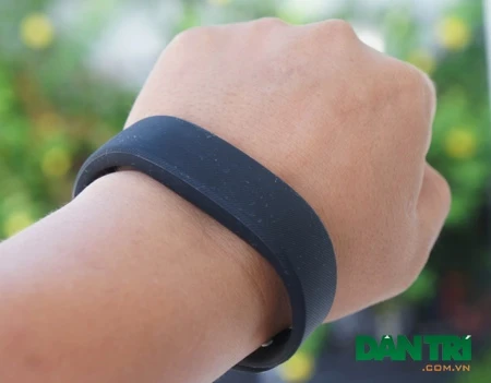 Khi đeo trên tay.&nbsp;