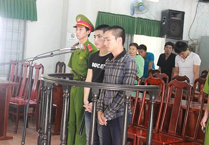 15 năm tù cho hai kẻ mua bán trái phép chất ma túy ảnh 1