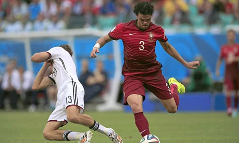  Thomas Mueller: Kẻ cắp không gian, một gã bí ẩn và... lôi thôi ảnh 2