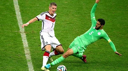 Đức 2-1 Algeria: Xe tăng “run rẩy” vượt qua cáo sa mạc ảnh 1