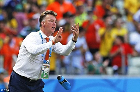 HLV Van Gaal sẽ tới MU làm việc ngay sau World Cup