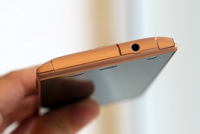  Mở hộp smartphone Nhật camera 20 'chấm', bảo mật vân tay ảnh 10