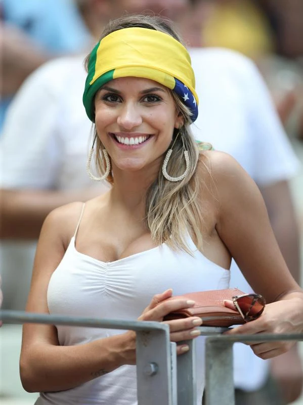 Chiêm ngưỡng những fan nữ tuyệt sắc nhất World Cup ảnh 15