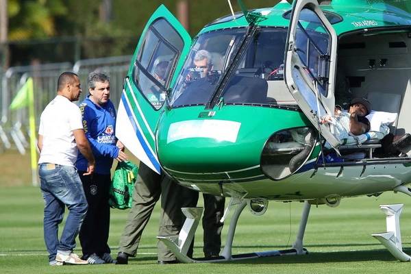  Tiết lộ: Neymar đã mất cảm giác chân sau pha vào bóng của Zuniga ảnh 2