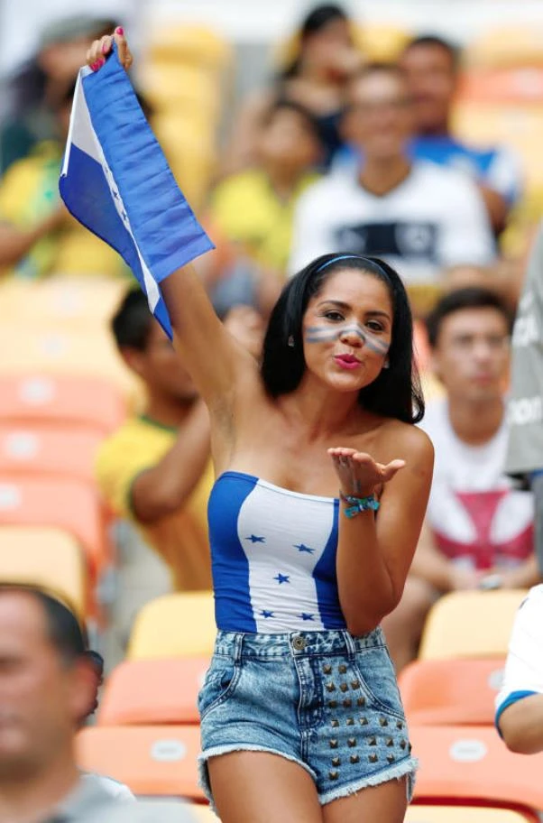 Chiêm ngưỡng những fan nữ tuyệt sắc nhất World Cup ảnh 18