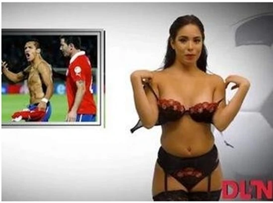World Cup 2014: “Bỏng mắt” với bản tin khỏa thân ảnh 2